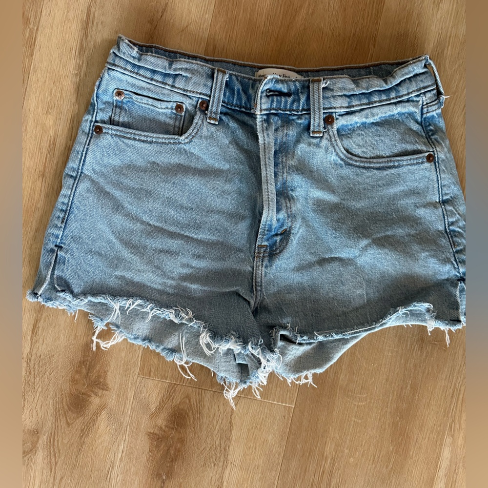 Abercrombie High Rise Mom Short